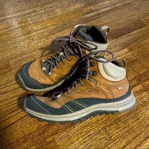 Keen Terradora Leather Mid waterproof hiking boot